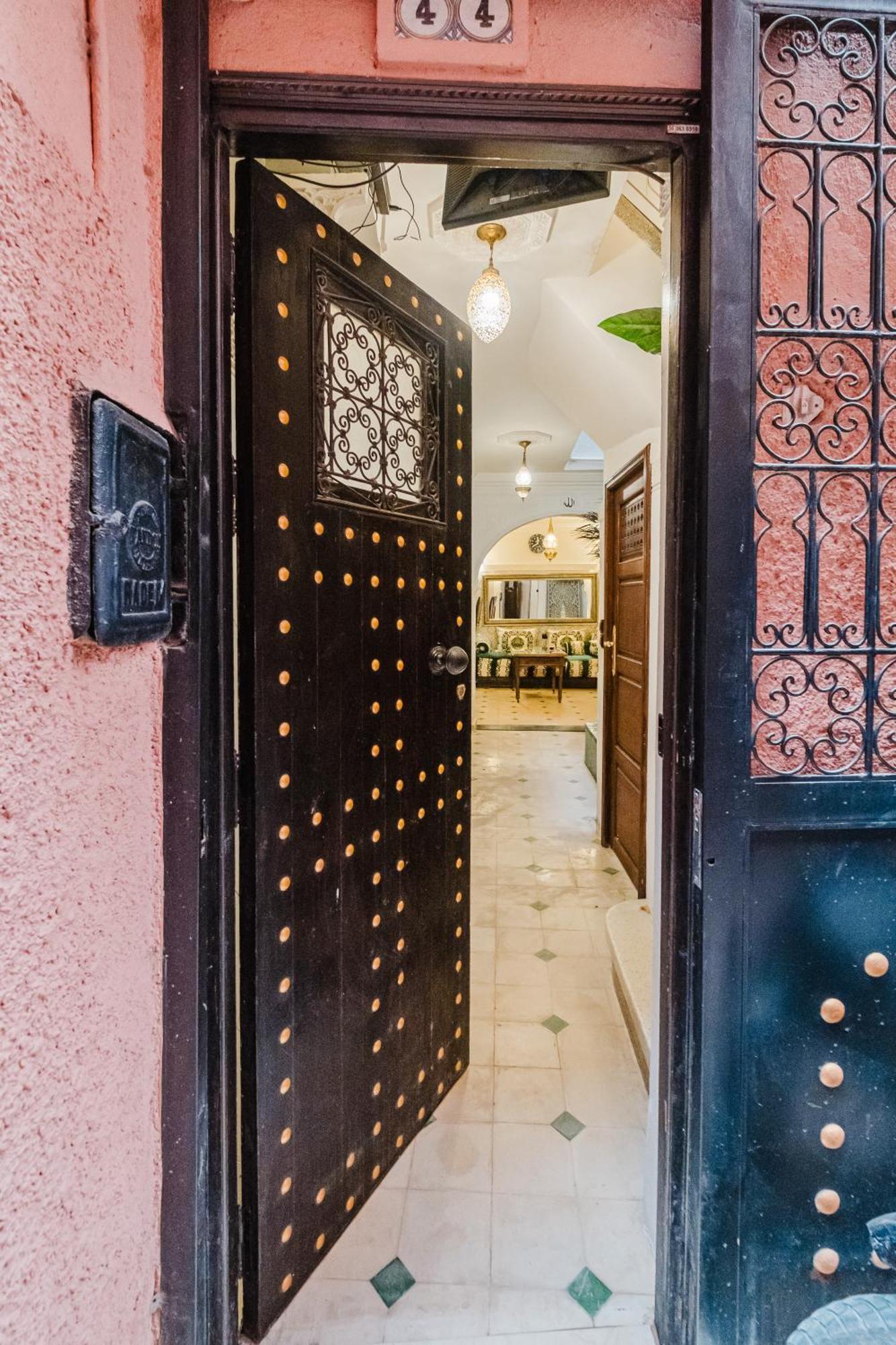 - Jacuzzi, Breakfast & Vue Rooftop Medina