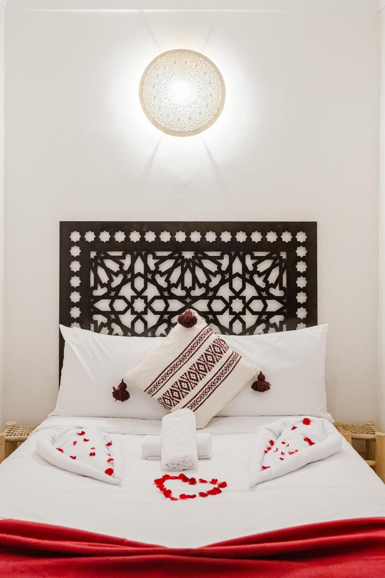 - Jacuzzi, Breakfast & Vue Rooftop Medina *