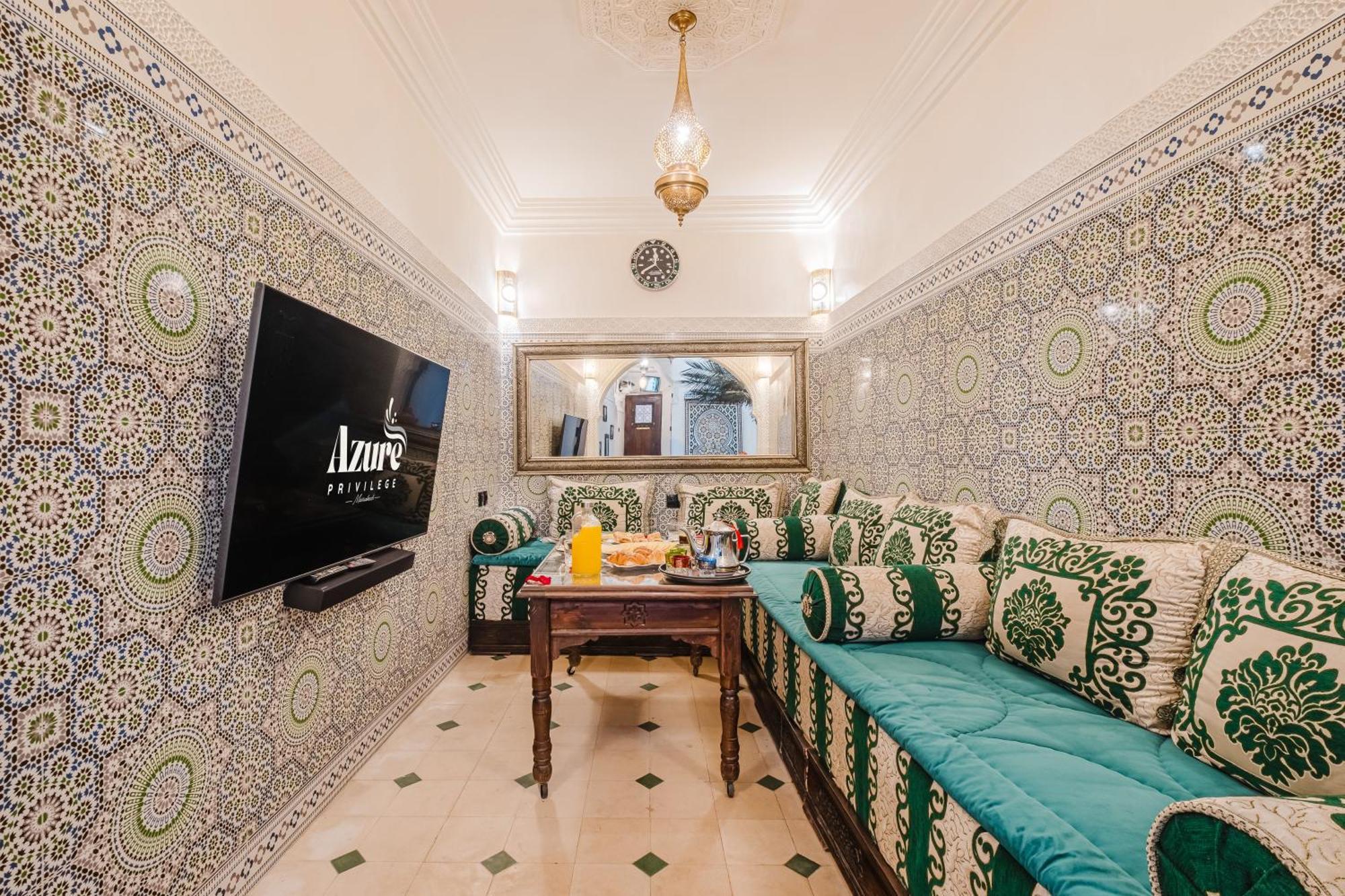 - Jacuzzi, Breakfast & Vue Rooftop Medina *